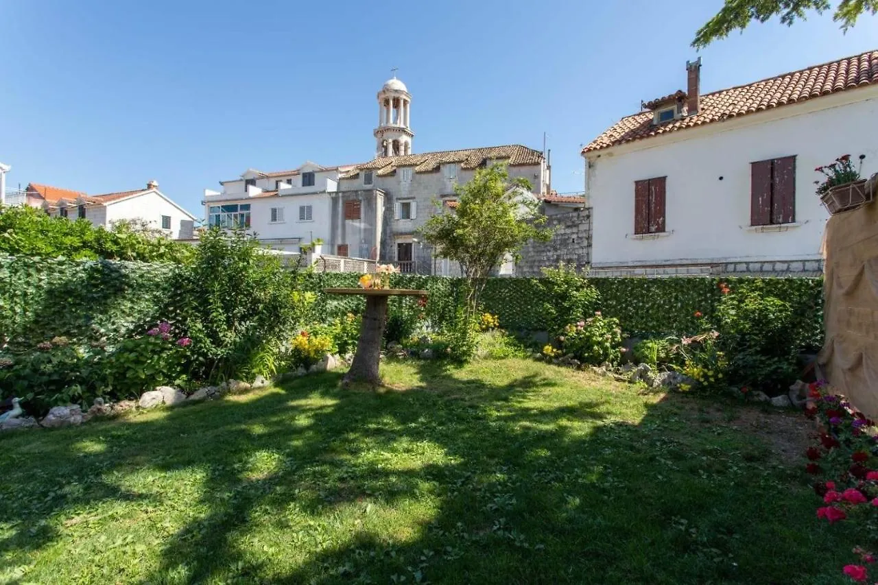 Apartments With A Parking Space Kastel Novi, Kastela - 21085 Croatia